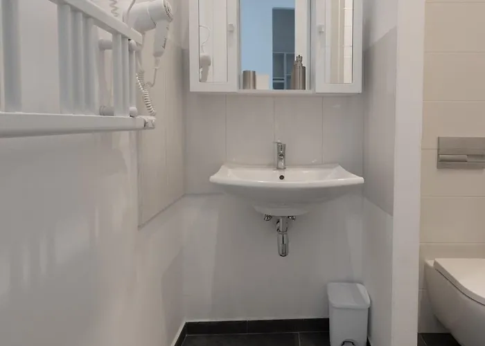 Wagner 902 With Free Private Parking