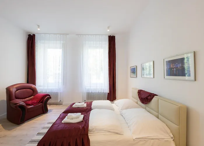 Wagner 902 With Free Private Parking